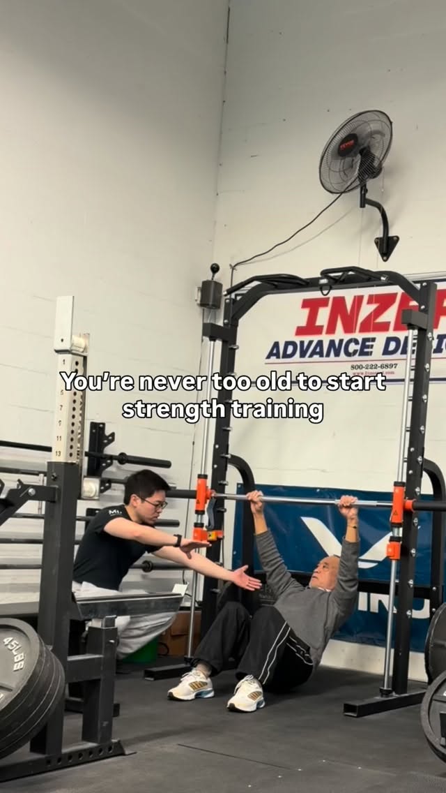 Everyone can do strength training. You’re never too old or late to start!
#strengthtraining #longevity #buildmuscle #groupclass
