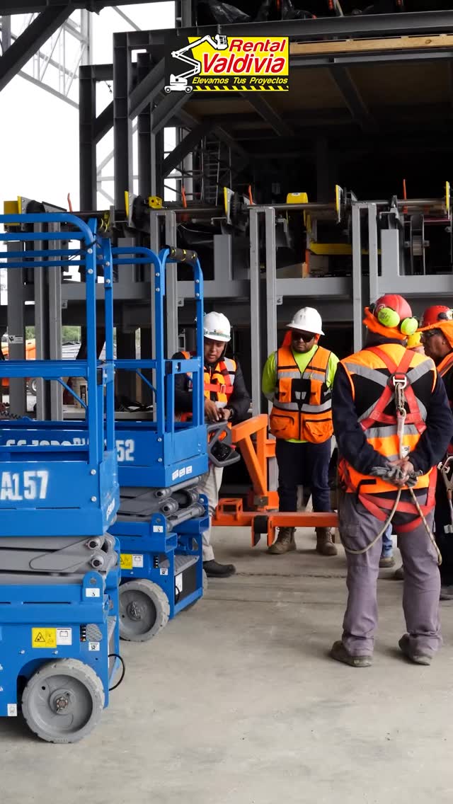 La seguridad comienza antes de subir.
Realizamos una inducción conjunta en plataformas de altura tipo tijera @genielift y andamios @layher_chile @andamios.layher , reforzando buenas prácticas, uso correcto de los equipos y criterios básicos de seguridad en obra. 🦺
Capacitar es prevenir y trabajar con mayor confianza en altura. ✔️
#RentalValdivia #CapacitaciónEnAltura #AndamiosLayher #PlataformasTijera #TrabajoSeguro