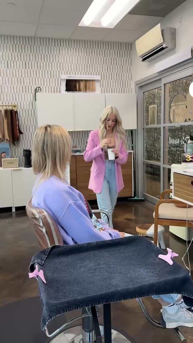 I see so many women quietly grieving the version of themselves they used to recognize.
You’re not asking for “perfect hair.”
You’re asking to feel like yourself again.
Fine hair. Thinning hair.
Busy life. Big expectations.
That’s why the Dream Hair Experience isn’t trend-based—it’s method-based, personal, and built around you.
If you’ve been feeling disconnected from your reflection…
this is your sign.
✨ Link in bio to start with a consultation.