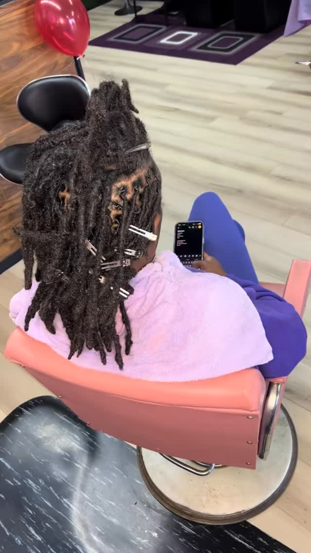 ✊🏽 B L A C K
✊🏽 H I S T O R Y
✊🏽 F A C T S
Black Thriving Towns that were drown in 1912, racial terror drive Black families from their lands………..
#blackhistorymonth #riitbstylishbraids #memphisstylist #love #valentines