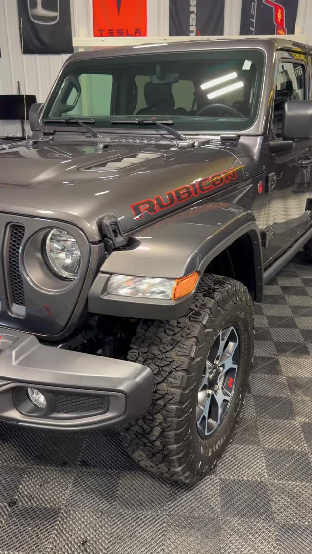 2021 Jeep Wrangler in for an exterior detail & top coating
Deep cleaned and sealed up for added gloss and protection.
Ready for the road and the trail.
#JeepWrangler #ExteriorDetail #TopCoat