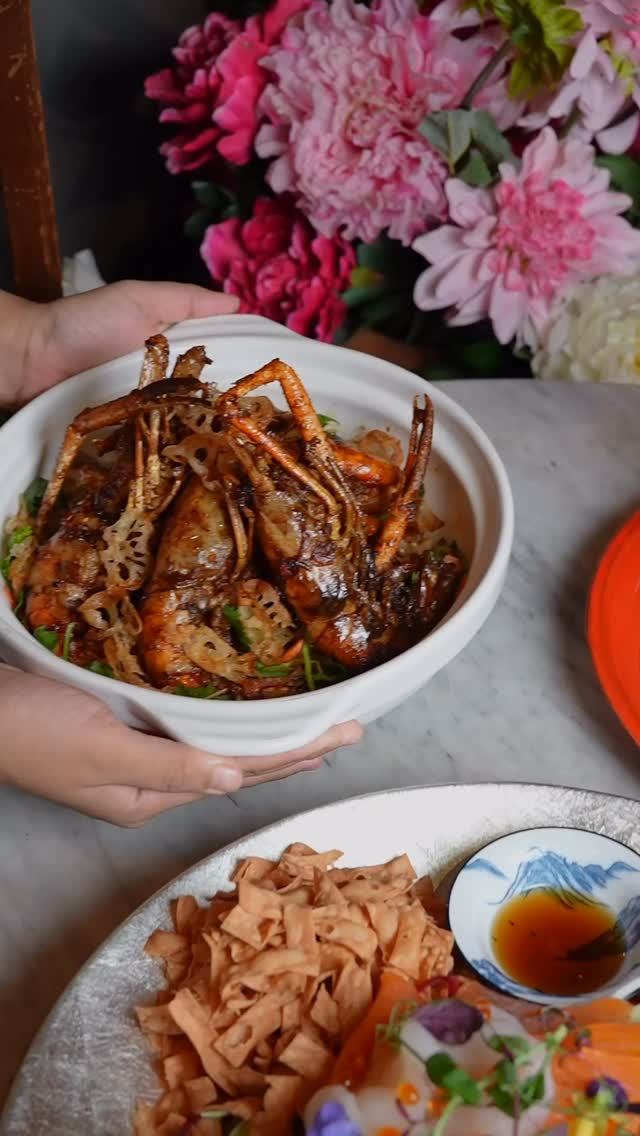Usher in the Lunar New Year with flavours of abundance 🧧✨
Our festive specials are available throughout the CNY season, perfect for gatherings, reunions, and celebratory feasts with family and friends.
Available now till 3 March. Come toss to prosperity, savour the season, and celebrate the Year with us! 🥢🍊
#lunarnewyear #chinesenewyear #reunion