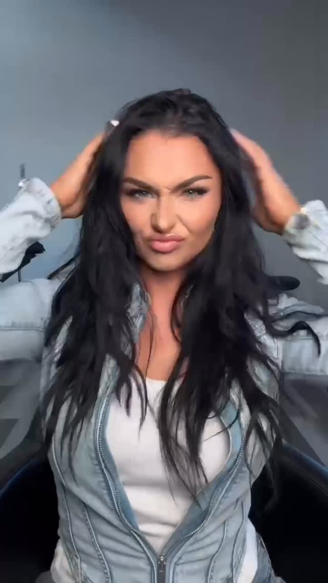 Studio She chooses DASHU for the cleanest, sleekest hold every time. ✨
From loose, natural hair to a polished slick bun in seconds. No crunch, no stickiness … just smooth, controlled, all-day hold.
This spray locks everything in place while keeping hair looking effortless and professional… aka my go-to for slick backs lately. 💋
@dashu_global #Dashu #KHair #Amazon #slickback #HairTok