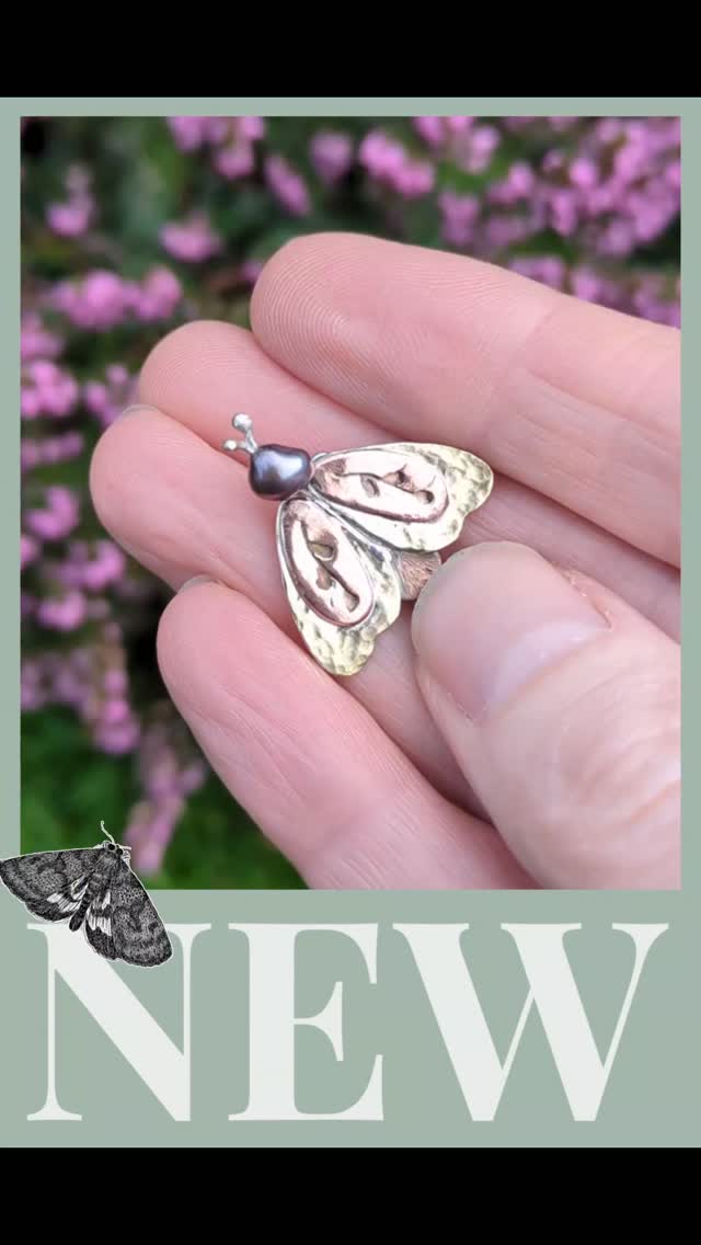 At the weekend I found some time to just play at my workbench. I pulled out some brass and copper and made this little moth brooch that had been flying around in my head for a while.
I kept the first one for myself but have made a new one that is now available if you are interested in adding a touch of cuteness to a winter scarf or jumper.