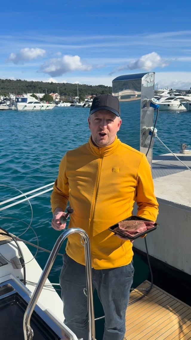 Haters gonna hate, but even they have to eat ;)
Every day the☀️shines on one of our beautiful boats my heart opens and I embrace this boating life without the typical Swiss nagging and negativity! hopp🇨🇭!
#dmarinsukosan #hatersgonnahate #ankerfels #vsms #readyforsummer