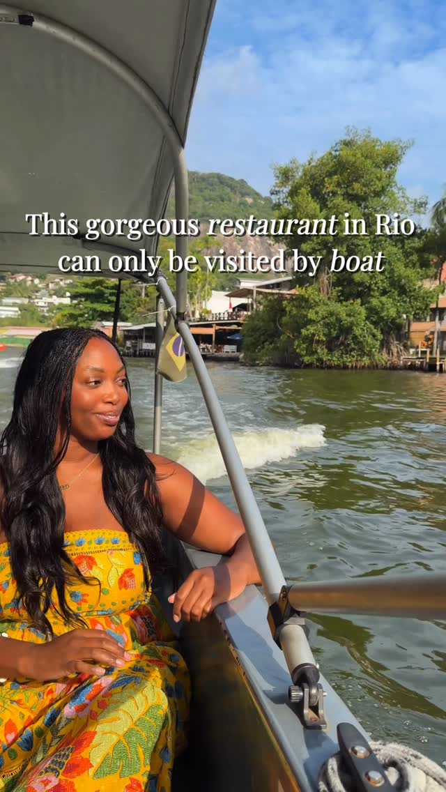 OCYÁ ILHA @ocya.rio
Reservations can be made online using this website: Ocyá.com.br
There are two Ocyá restaurants- this one is Ilha, the other is Leblon
How to get here (from the restaurant):
you must go to Barra da Tijuca and take a boat at one of the points:
- Barra Point Shopping Mall (Av. Armando Lombardi, 350)
- Metrô Jardim Oceânico (Exit A- Lagoa)
- Ilha dos Pescadores (Estrada da Barra da Tijuca, 793)
At all these points there is a pier where you can take a boat.
You need to ask them to drop you off at OCYÁ (reference: Blue House on First Island).
The price can vary between R$5 and R$10 per person per leg.
We do not have our own restaurant parking lot.
Some suggestions for nearby parking:
- Parking at Shopping Barra Point (Av. Armando Lombardi, 350).
The parking lot is very secure and only works until 10 pm.
- Parking Ilha dos Pescadores ( (Estrada da Barra da Tijuca, 793)
The parking lot is very secure and open all day.