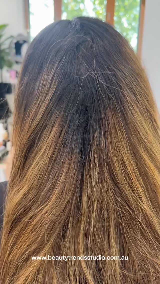 β¨ Say goodbye to visible roots! β¨
Our Regrowth Hair Foil technique refreshes your colour from root to tip, leaving your hair vibrant, seamless, and salon-fresh. πββοΈπ
Perfect for keeping your look flawless between full-color sessions!
#HairGoals #RootTouchUp #HairFoil #SalonFresh #ColorPerfection BeautyTrendsStudio