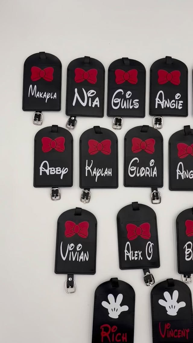 Bag tags ✨❤️
Disney wasn’t ready for the cheer squad! 📣
Traveling through the airport in style of course
#DisneyDancer #CheerFamily #personalized #disneystyle