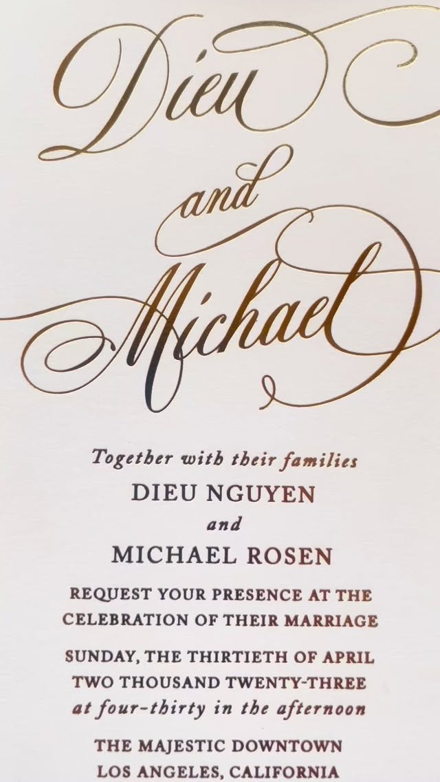 A crisp white eggshell invitation with bold swirling script names, foil pressed for that luxe shine, tucked inside a laser cut golden roses pocket fold. Finished with ivory shimmer envelopes and matching foil pressed rose liners. The gold, ivory, and white palette is timeless and elevated without being over the top.
This suite is perfect for a ballroom wedding, black tie celebration, church ceremony, or any venue with chandeliers and candlelight. It sets the tone the second your guests open the envelope.
The best way to experience it is in person. Order a sample pack on our website and see the foil, paper, and details up close.
#goldfoilinvitation #luxuryweddinginvites #pocketfoldinvitation #classicweddingstyle #weddingstationerydesigner