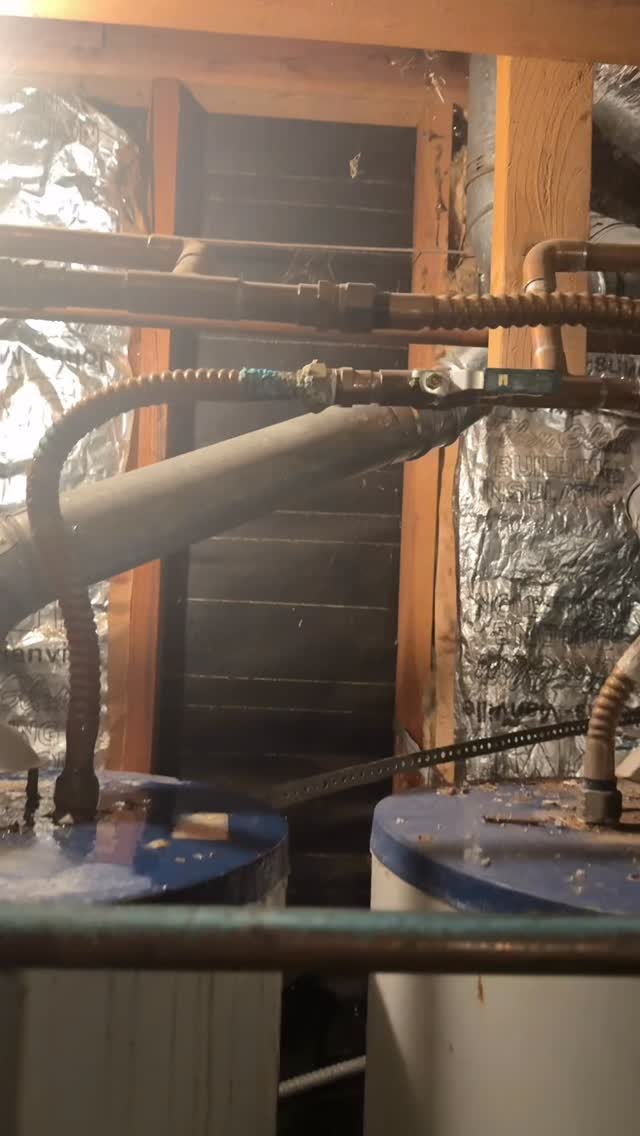 They’re not supposed to do that. 🤷🏻♂️. Just out here helping new buyers know what they are getting into. In this case the seller has this fixed and made right for the new buyers.