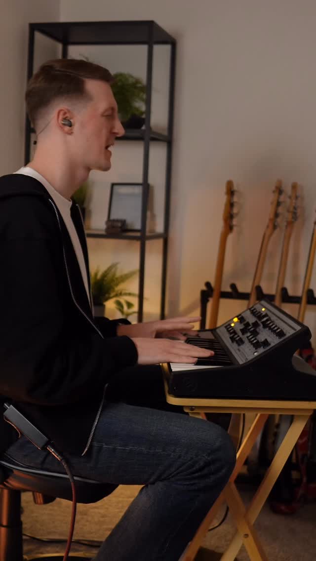 @santandave & @temsbaby - Raindance 🎶
Been trying to get my synth bass chops recently, awesome tune to play to!
#dave #synthbass #bassist #ukhiphop #popmusic