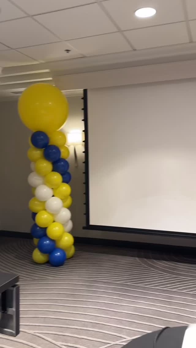 Congrats yellow belts @beaconmobility. Honored to decorate your accomplishment.
#bigballoonsco
#ballooncolumns
#corporateballoons