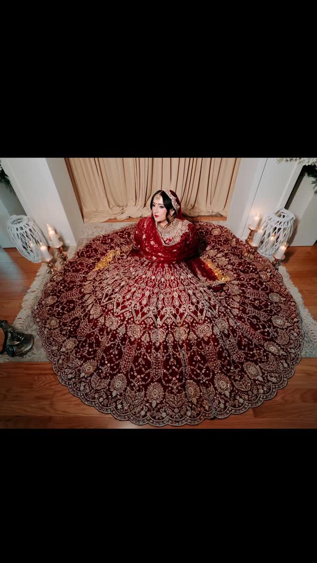 Dilpreet's bridal look
Outfit:@crossoverchicago
Photography:@akphotographers
Decor:@dreamdecorbykiran
HMUA:@beautybywahee @lumanibeauty
Mehndi:@wonderous_mehendi
To design your dream bridal outfit please
Email:mandeep@crossoverchicago.com
#crossoverchicago #redbridallehenga