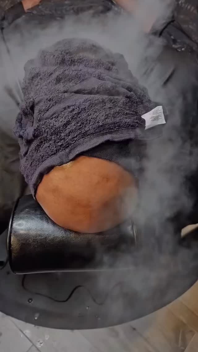Need to Relax & Refresh?
Deep steam to open the pores.
Professional care to restore your skin.
Private suite. One-on-one service.
Reserve your spot today!
.
#shelovesbeards
#thebarbertician
#luxurygrooming
#bookyourappointmenttoday