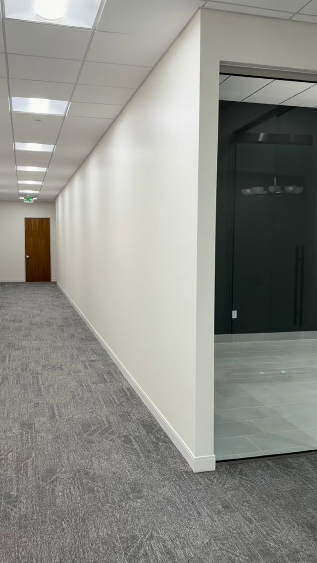 Another Class A office coming to life at Rivulon.
Floor-to-ceiling glass and views in every direction. This is what modern workspace should feel like.
Details matter. Execution matters.
That’s what we do.
#Rivulon #OfficeBuildOut #PhoenixConstruction #AllGlass
@seroglass