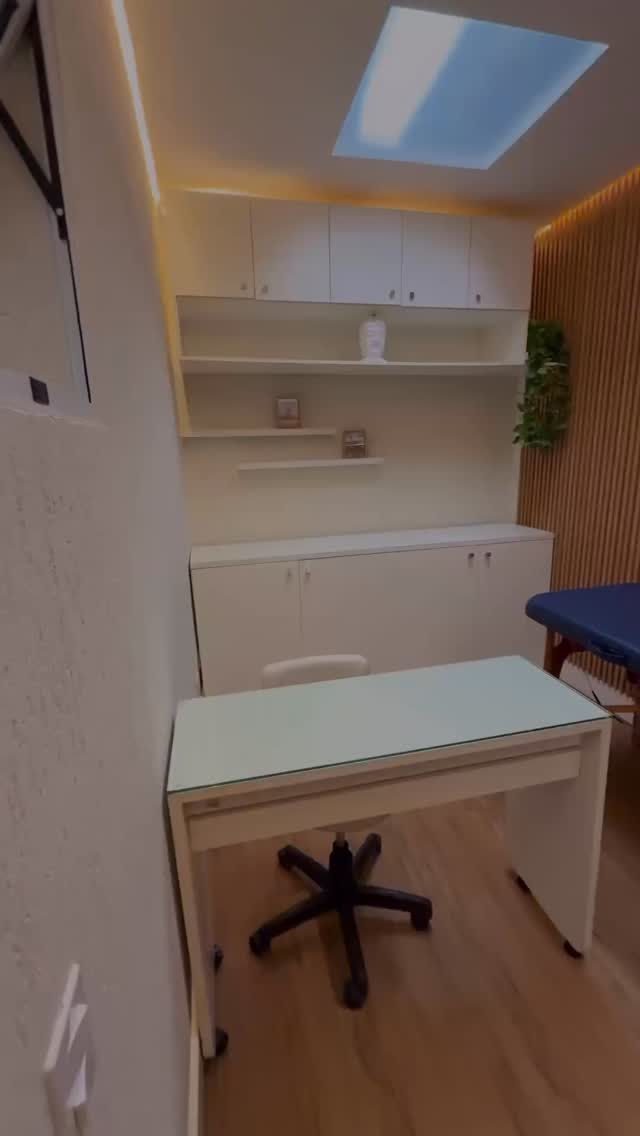 ✨ Nossa nova sala está pronta para receber você! ✨
Um espaço pensado com carinho para cuidar do seu corpo, da sua saúde e do seu bem-estar de forma completa 💆♀️🧘♀️
⚪️ Tratamentos Estéticos & Massagens
• Drenagem Linfática
• Thai Yoga Massagem
• Limpeza de Pele
• Peeling
• Microagulhamento
• Reiki
⚪️ Fisioterapia
• Ventosaterapia
• Ondas de Choque
• Bota Pneumática
• Ultrassom
⚪️ Nutrição
• Acompanhamento nutricional personalizado
Aqui, o cuidado é integrado, humano e feito pra você 🤍
Agende seu horário e venha conhecer nosso novo espaço!