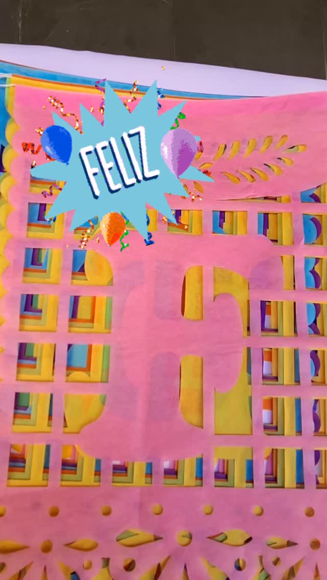 🎈✨ ¡Que se note que hoy es un día especial! ✨🎈
Nuestra guirnalda de 5 metros con el mensaje “Feliz Cumpleaños” es perfecta para llenar tu celebración de color y alegría 💛🎉
Con su largo ideal, puedes decorar muros, mesas principales, patios, salones o vitrinas, creando un ambiente festivo que se roba todas las miradas 🎊
🌟 Ideal para:
✔ Cumpleaños infantiles
✔ Celebraciones familiares
✔ Fiestas temáticas
✔ Decoración en casa o salón
Fácil de instalar, liviana y llena de encanto 🎀
Es ese detalle que transforma cualquier espacio en una verdadera fiesta.
💚 Disponible en Fiesta Mexicana
📩 Pedidos por interno
🚚 Entregas coordinadas en Santiago
#FelizCumpleaños
#DecoraciónFiesta
#Guirnalda
#FiestaMexicana
#CumpleañosConEstilo