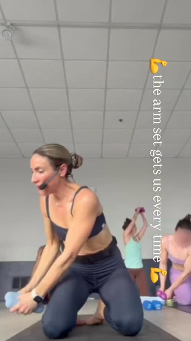 When we get off our feet we get a sense of relief, until the arm set hits…
We finish together 💪
YOGA SCULPT THIS WEEK:
Tues / Thurs 8:15am @clevelandyoga
Wed 6pm / Sun 11:15am @lake_yoga
#yogasculpt #strengthandsculpt #clevelandyoga #fullbodyburn #armsandcore