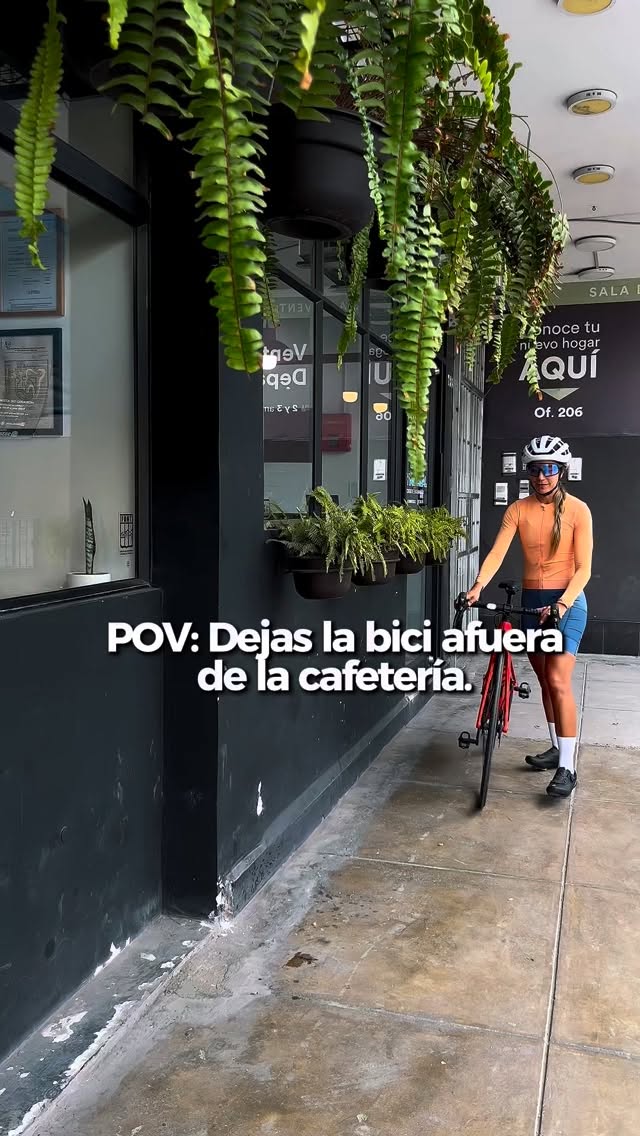 ¿Alguien identificado? 😰
www.santicperu.com 🚴🏼
La mejor indimentaria de ciclismo, encuéntralo en la web o nuestro WhatsApp 📲
#ropadeciclismo #santicperu #santic #ciclista #humor