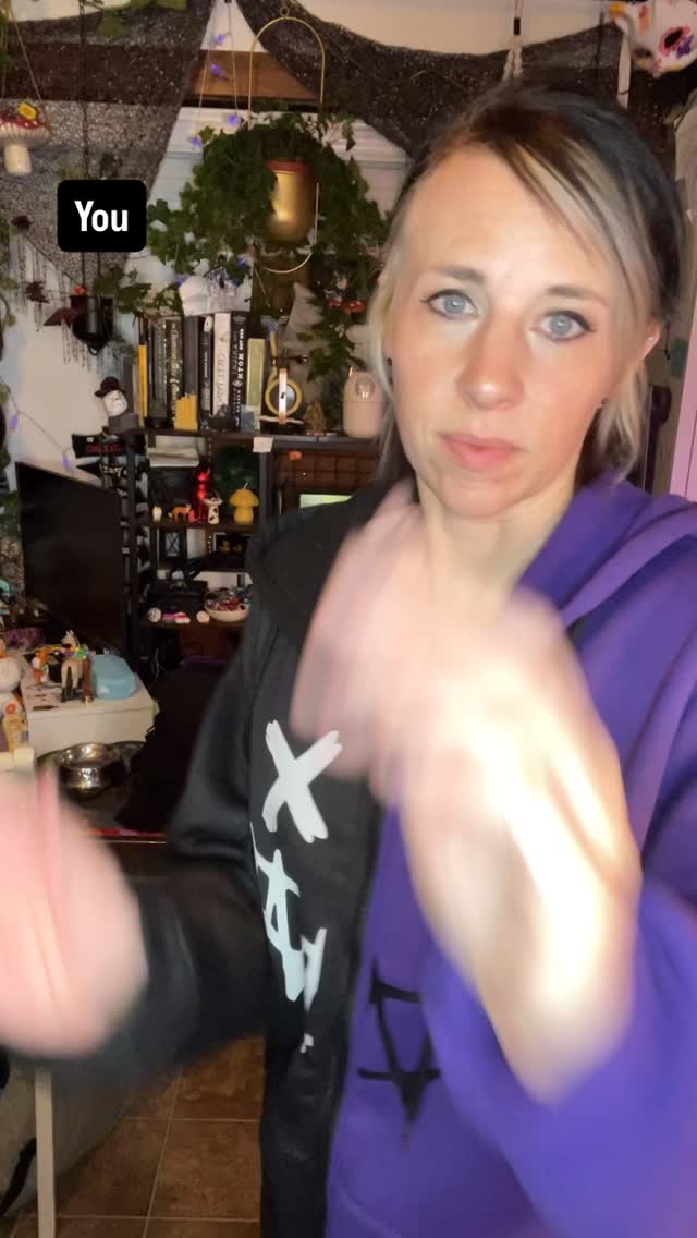 We’ve got them!
#storyboundapothecarium #storyboundmagic #hoodie #fantasystyle