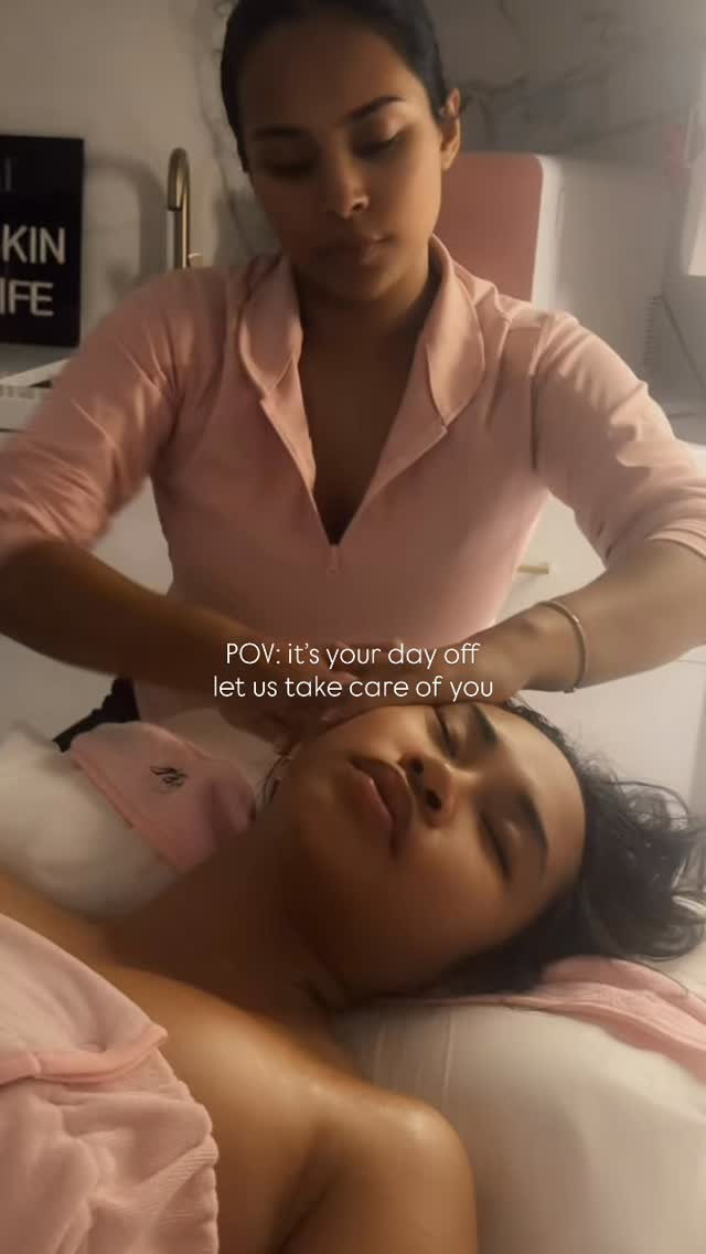 ✨ 𝐁𝐔𝐂𝐂𝐀𝐋 𝐋𝐈𝐅𝐓 & 𝐒𝐂𝐔𝐋𝐏𝐓 𝐅𝐀𝐂𝐈𝐀𝐋 ✨
𝐋𝐞𝐭 𝐮𝐬 𝐬𝐩𝐨𝐢𝐥 𝐲𝐨𝐮 𝐨𝐧 𝐲𝐨𝐮𝐫 𝐝𝐚𝐲 𝐨𝐟𝐟… 𝐲𝐨𝐮 𝐝𝐞𝐬𝐞𝐫𝐯𝐞 𝐢𝐭.
Take a break from the stress, the busy schedule, and the endless to-do lists — and step into a treatment designed to relax your mind while sculpting your face.
Our 𝐁𝐮𝐜𝐜𝐚𝐥 𝐋𝐢𝐟𝐭 & 𝐒𝐜𝐮𝐥𝐩𝐭 𝐅𝐚𝐜𝐢𝐚𝐥 𝐰𝐢𝐭𝐡 𝐀𝐢𝐲𝐬𝐡𝐚 is more than a facial… it’s a deep facial muscle therapy that works both inside and outside the mouth to naturally lift, contour, and release tension held in the face.
This advanced technique helps to:
✔ 𝐑𝐞𝐥𝐢𝐞𝐯𝐞 𝐣𝐚𝐰 𝐭𝐞𝐧𝐬𝐢𝐨𝐧 & 𝐓𝐌𝐉 𝐩𝐫𝐞𝐬𝐬𝐮𝐫𝐞
✔ 𝐒𝐜𝐮𝐥𝐩𝐭 𝐚𝐧𝐝 𝐥𝐢𝐟𝐭 𝐭𝐡𝐞 𝐜𝐡𝐞𝐞𝐤𝐛𝐨𝐧𝐞𝐬
✔ 𝐃𝐞𝐟𝐢𝐧𝐞 𝐭𝐡𝐞 𝐣𝐚𝐰𝐥𝐢𝐧𝐞 𝐧𝐚𝐭𝐮𝐫𝐚𝐥𝐥𝐲
✔ 𝐑𝐞𝐝𝐮𝐜𝐞 𝐩𝐮𝐟𝐟𝐢𝐧𝐞𝐬𝐬 𝐭𝐡𝐫𝐨𝐮𝐠𝐡 𝐥𝐲𝐦𝐩𝐡𝐚𝐭𝐢𝐜 𝐝𝐫𝐚𝐢𝐧𝐚𝐠𝐞
✔ 𝐒𝐭𝐢𝐦𝐮𝐥𝐚𝐭𝐞 𝐜𝐢𝐫𝐜𝐮𝐥𝐚𝐭𝐢𝐨𝐧 𝐟𝐨𝐫 𝐭𝐡𝐚𝐭 𝐡𝐞𝐚𝐥𝐭𝐡𝐲 𝐠𝐥𝐨𝐰
✔ 𝐑𝐞𝐥𝐚𝐱 𝐝𝐞𝐞𝐩 𝐟𝐚𝐜𝐢𝐚𝐥 𝐦𝐮𝐬𝐜𝐥𝐞𝐬 𝐰𝐡𝐞𝐫𝐞 𝐰𝐞 𝐡𝐨𝐥𝐝 𝐬𝐭𝐫𝐞𝐬𝐬
The result?
A face that feels 𝐥𝐢𝐠𝐡𝐭𝐞𝐫, 𝐥𝐢𝐟𝐭𝐞𝐝, 𝐬𝐜𝐮𝐥𝐩𝐭𝐞𝐝 𝐚𝐧𝐝 𝐝𝐞𝐞𝐩𝐥𝐲 𝐫𝐞𝐥𝐚𝐱𝐞𝐝.
Because the best self-care isn’t just relaxing…
it’s 𝐭𝐫𝐞𝐚𝐭𝐦𝐞𝐧𝐭𝐬 𝐭𝐡𝐚𝐭 𝐚𝐜𝐭𝐮𝐚𝐥𝐥𝐲 𝐰𝐨𝐫𝐤.
𝐋𝐞𝐭 𝐮𝐬 𝐬𝐩𝐨𝐢𝐥 𝐲𝐨𝐮 𝐨𝐧 𝐲𝐨𝐮𝐫 𝐝𝐚𝐲 𝐨𝐟𝐟. 💆♀️
✨ 𝐀𝐯𝐚𝐢𝐥𝐚𝐛𝐥𝐞 𝐰𝐢𝐭𝐡 𝐀𝐢𝐲𝐬𝐡𝐚 — 𝐒𝐩𝐚 𝐌𝐚𝐧𝐚𝐠𝐞𝐫 & 𝐒𝐞𝐧𝐢𝐨𝐫 𝐌𝐞𝐝𝐢𝐜𝐚𝐥 𝐀𝐞𝐬𝐭𝐡𝐞𝐭𝐢𝐜𝐢𝐚𝐧
📍 𝐓𝐫𝐮𝐬𝐭 𝐁𝐞𝐚𝐮𝐭𝐲 𝐁𝐚𝐫 | 𝐕𝐚𝐮𝐠𝐡𝐚𝐧
📲 𝐁𝐨𝐨𝐤 𝐨𝐧𝐥𝐢𝐧𝐞 𝐨𝐫 𝐃𝐌 𝐮𝐬 𝐭𝐨 𝐫𝐞𝐬𝐞𝐫𝐯𝐞
#BuccalMassage #SculptingFacial #LymphaticFacial #VaughanMedSpa #SelfCareDay