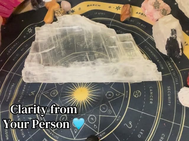 Messages form the person on your mind and in your heart 💖
#spiritualguidance #affirmations #messagesfromyourperson #messagesofclarity #loveandlight
