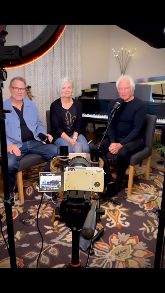 Jacksonville; Tonight 27th Of Friday 7pm I will be singing at a Home church Narrow Way Ministries 2559 Pineridge Rd Jacksonville FL 32207. See you there.
And I am here with Charlie and Jill LeBlanc @charlieandjill
They have an amazing ministry of worship and Finding Hope ministry. #worship #jesusmovement #paulclarkmusic #jesusiscomingsoon #jesusmusic