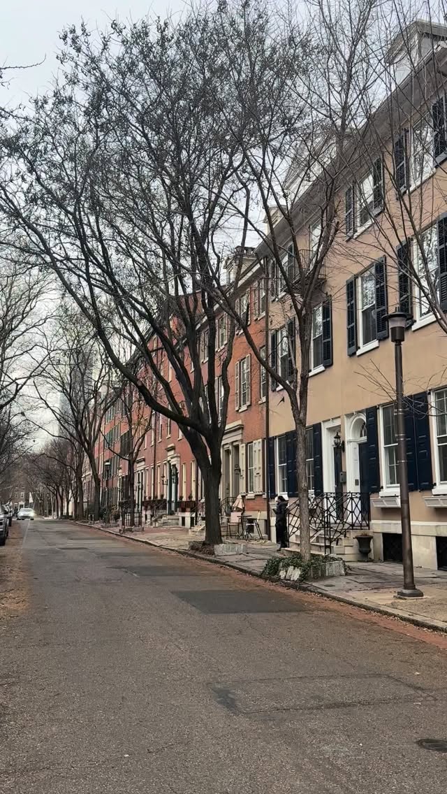 A nice little weekend in Philly
* Philly Cheesesteaks @angelos_pizzeria_south_philly
* Liberty Bell
* Old Town
* Espresso Martinis @theelephantphl
.
.
.
#MySecretPhiladelphia #visitphilly #Philly #VisitPA #PAGetaway