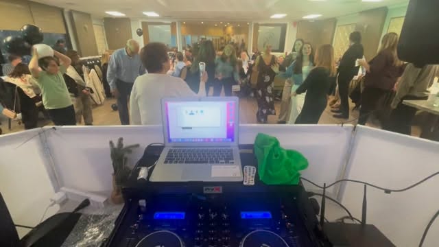 It’s time to celebrate! 📲☎️😃📞 2026!! #NEWYEAR #CALL US IN ADVANCE OR LAST MINUTE! We’ve got the beats and the energy! LONGISLANDNYDJs.com - (631)-578-9112✅✅✅THANK YOU! #LONGISLAND #NEWYORK suffolkcounty nassaucounty kingscounty westchestercounty connecticut newjersey