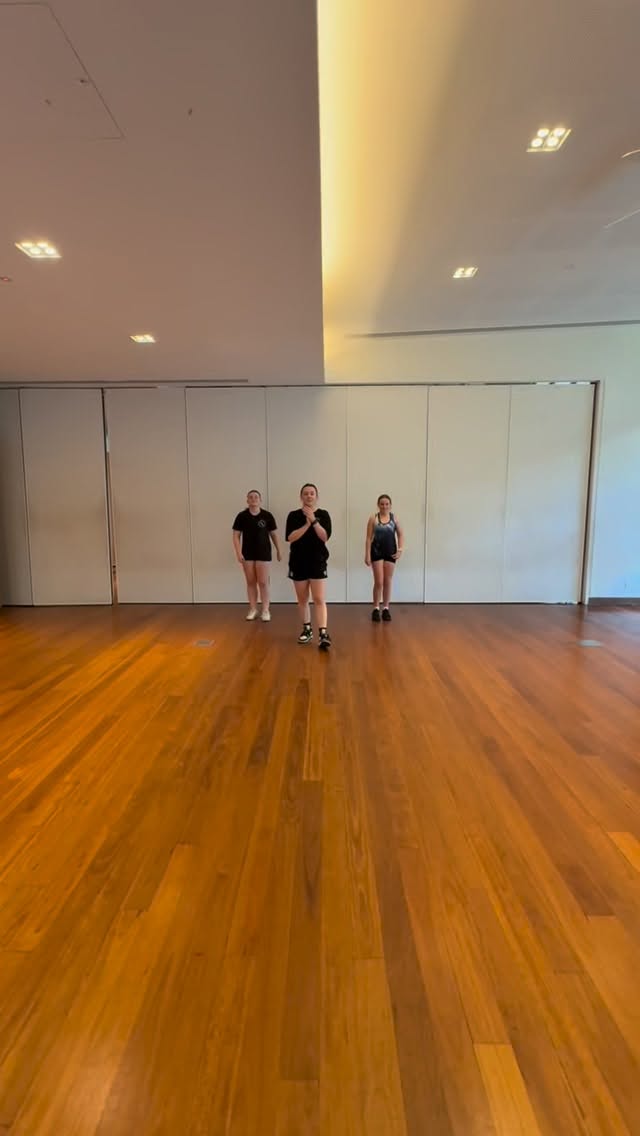 Senior Hip Hop is the place to be😎
🧠 @emmahuxleyy
#dance #dancestudio #hiphopdancer #hiphopdance #fitzgibbon