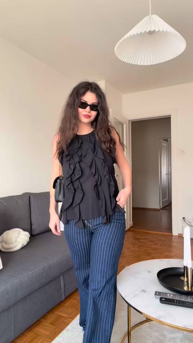 Spring is calling… 🌸And our new tops are too.
And because we love to treat you… 3 days, 3× NOUKS on all your purchases in our boutiques.