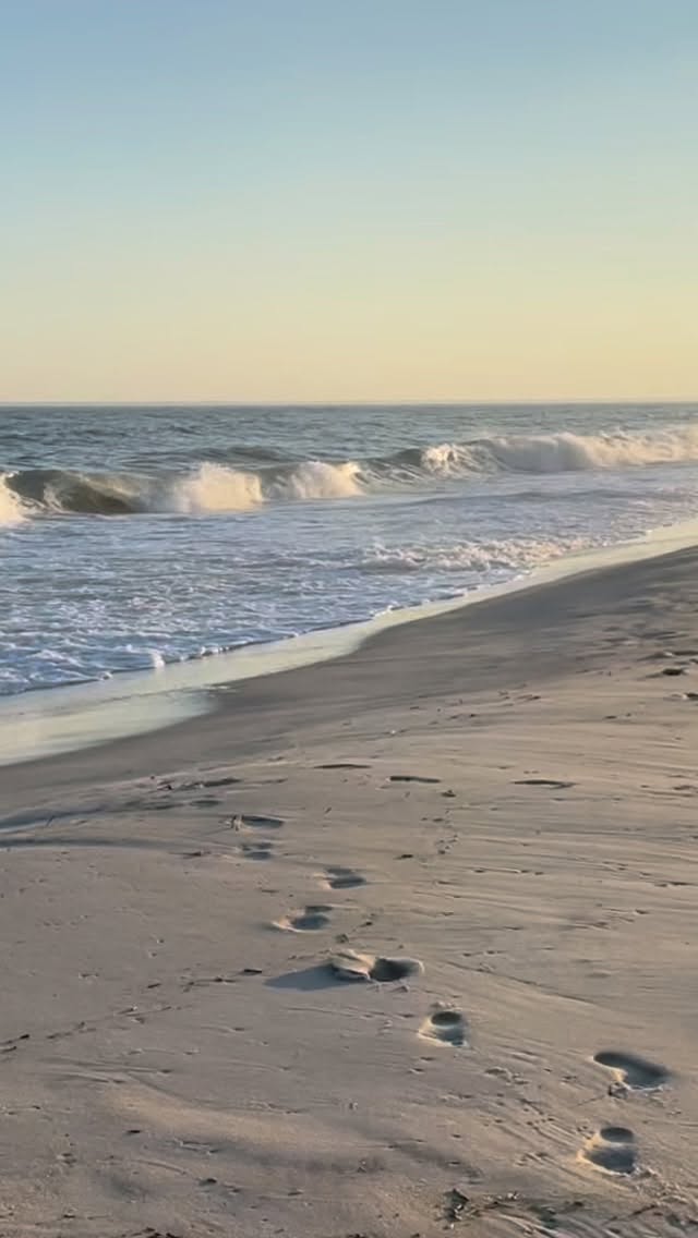 ๐๐๐Whoโs ready to leave the hustle and bustle of everyday life and sit on the beach listening to the waves crashing? ๐๐๐ #capemaybeach