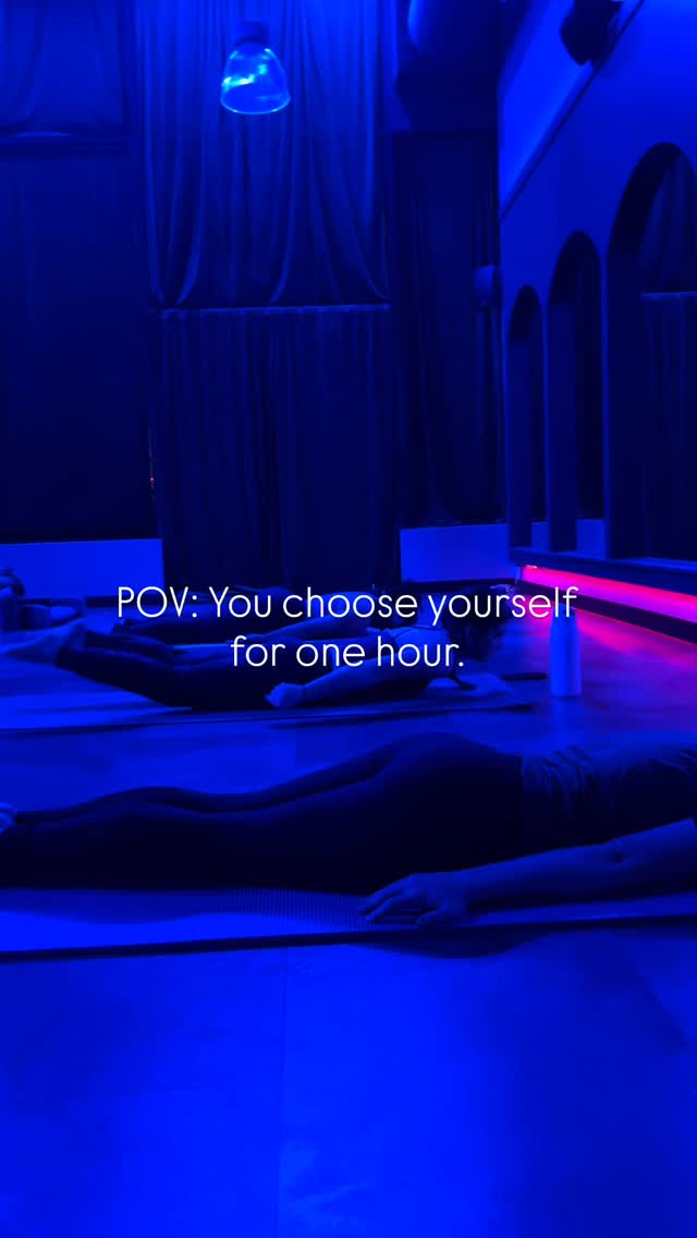 What would your weeks feel like if you chose yourself and your math for one hour each day?
Find your mat, find your peace 🤍