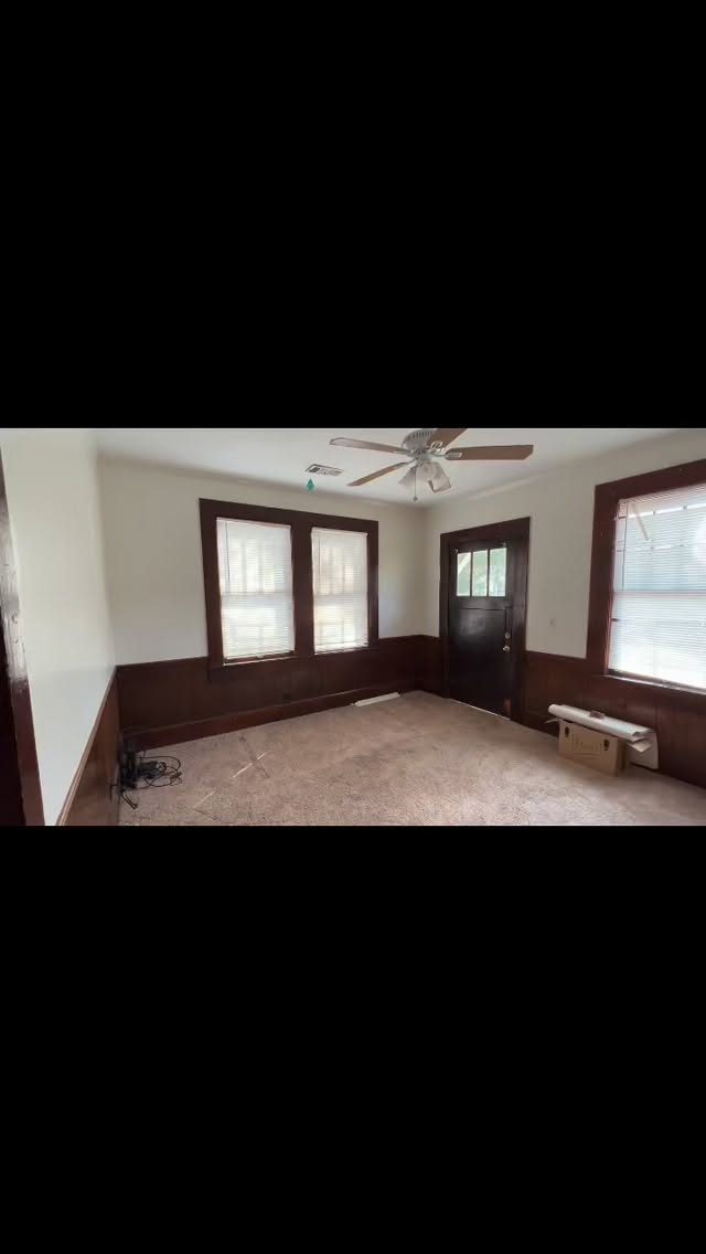 📍 Close to campus living with extra space 📍
This 2 Bedroom / 2 Bathroom home offers privacy, room to spread out, and convenient access to everything near the University area.
🏡 616 1/2 13th Street
💲 $1,800/month ($900 per person)
✔ Full home layout
✔ Private bedrooms & baths
✔ Yard space
✔ August move-in
📩 Contact us at (205) 752-0484 for availability and tours