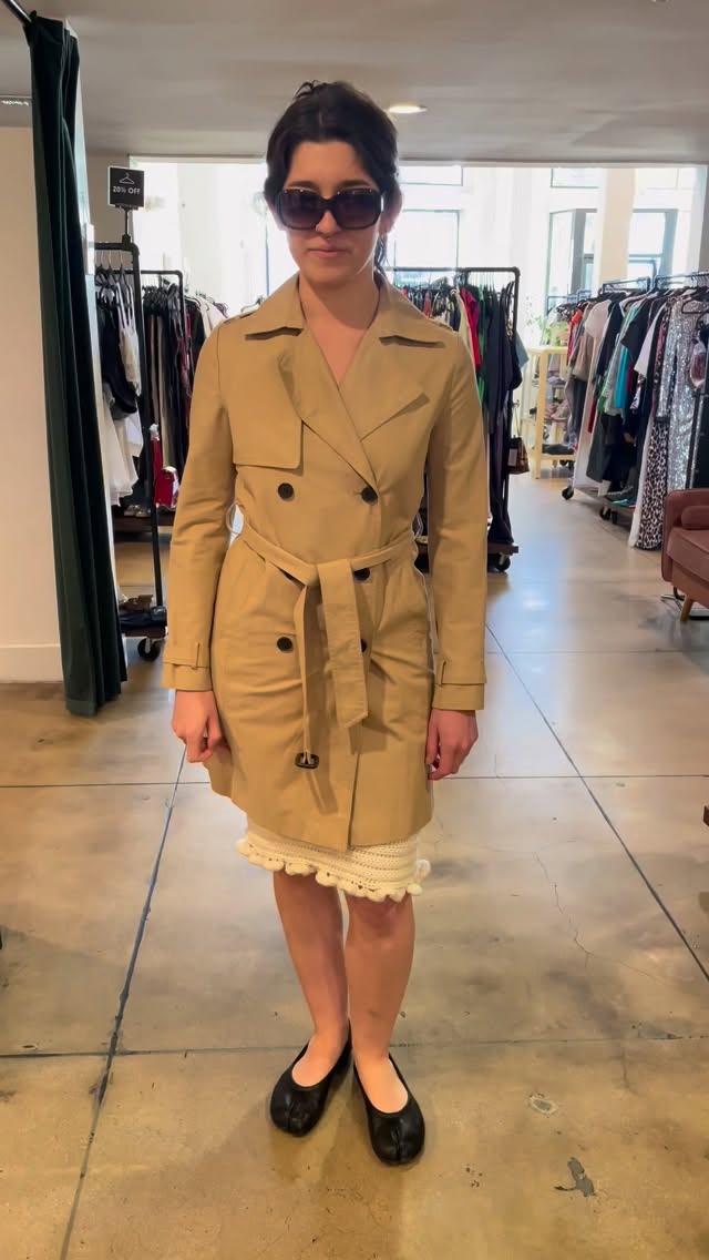 So many amazing trench coats in store!! Ready for spring 🌸☔️