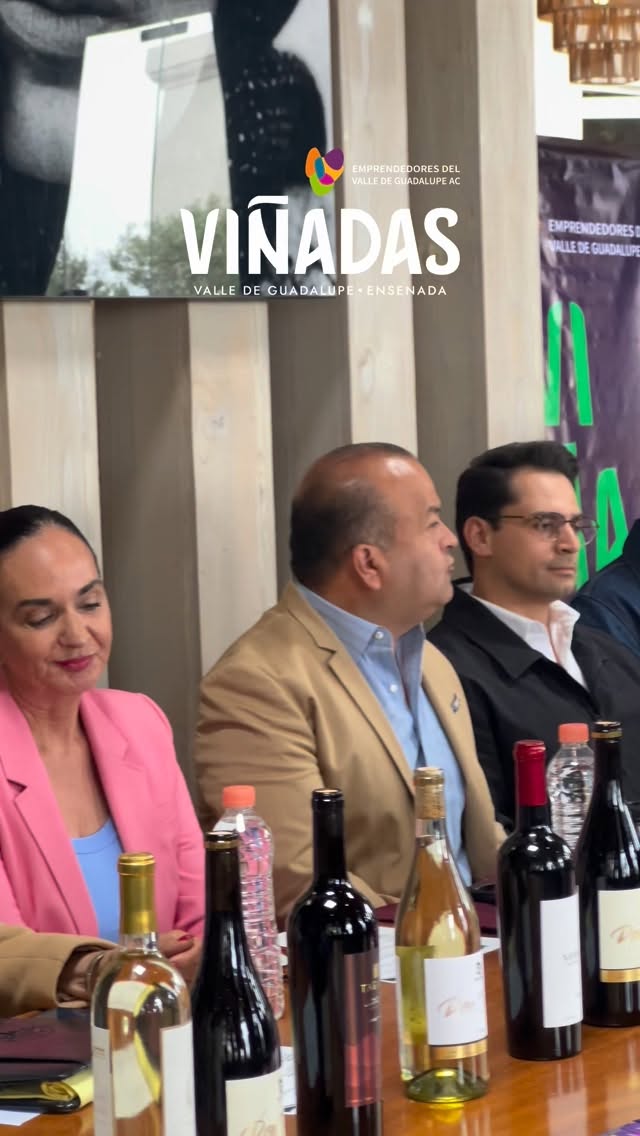 RUEDA DE PRENSA 🍷📸🎥📰
Presentación Calendario Oficial VIÑADAS 2026.
Agradecemos a @lucerna_ensenada por recibirnos muy amablemente en sus instalaciones.
-
#valledeguadalupe #eventos #viñadas #ensenada 🤳🏻 @karladelao04