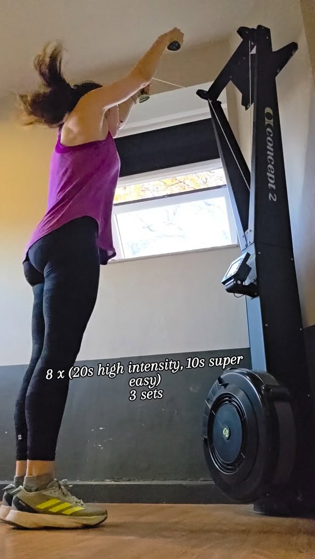 Keeping it simple.
β³οΈJust 12minutes working time. 30min commitment inc. warm up & cool down.
When you've got a block of focused sedentary work ahead, start (or break it up) with a quick and simple burst of movement.
5min easy warm up (any cardio or super easy run to gym)
Two or three sets total of.....
8 x (20s high intensity effort, 10s super easy recovery)
Ski erg is one of my fave's but use any cardio equipment of choice.
π Switch equipment after each set if you wish to mix it up.
β±οΈ Regression: switch the working intervals to 10s work, 20s super easy.
5-10min cool down/stretch esp. muscles worked.
Easy jog or brisk walk onto your productive day π
Intensity drives adaptation πͺπΌ
Strategic bursts of high intensity can deliver big physiological and neurological benefits in a short amount of time....
π§
...by the release of BDNF: Brain derived neurotrophic factor, often called "fertiliser of the brain" a protein that helps brain cells grow survive and form new connections, improve learning & memory and protect against cognitive decline.
#brainhealth #exerciseforfocus #hiit #fitwellmove