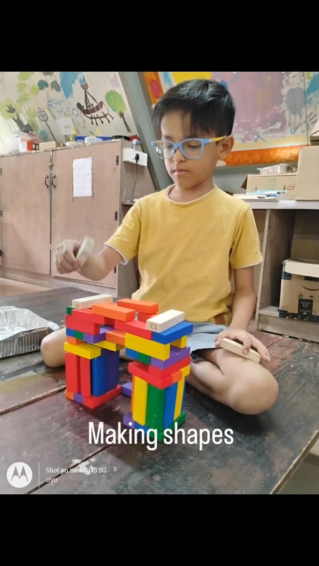 Making shapes as per their maths book
#uyireducation #alternativeschoolinpalakkad #learning #uyir #alternativeeducationpalakkad