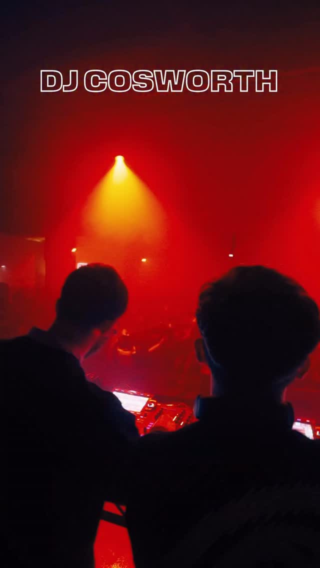 This Friday, @deejaycosworth makes his Berlin debut. 🤝�Let’s CONNECT for finest UKG & House music at Fitzroy.
Tickets on RA – Link in bio.
⏰ Friday 13.03 / 23:00 – 06:00�📍 Fitzroy, Berlin
#ukgarage #ukg