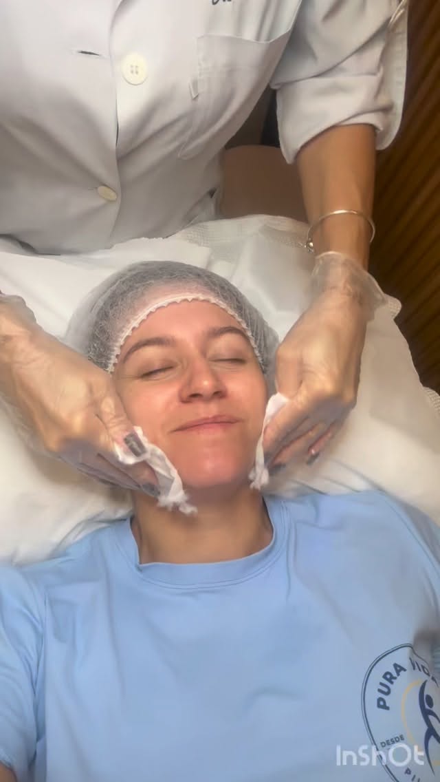 A limpeza de pele vai muito além da estética é um cuidado essencial para manter a pele equilibrada e bonita.
💆♀️ Benefícios:
• Remove cravos e impurezas
• Controla a oleosidade
• Desobstrui os poros
• Ajuda na prevenção da acne
• Deixa a pele mais macia, iluminada e saudável
Sua pele merece esse cuidado! 🌿
📅 Agende já o seu horário e sinta a diferença de uma pele limpa, leve e revitalizada.
⚠️ Vagas limitadas na agenda da semana!
📲 Entre em contato e reserve seu horário. Sua pele vai agradecer! ✨