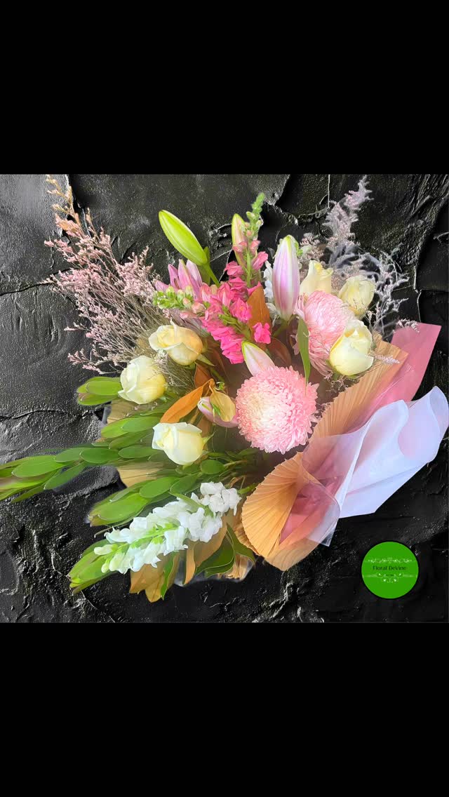 Elegance in every bloom 🌺🖤 Can you feel the calmness that this bouquet brings? Tag someone who deserves some floral love today! 🌷 #FloralElegance #InstaFlowers #BlossomBeauty #huntershillflorist #sydneyflorist