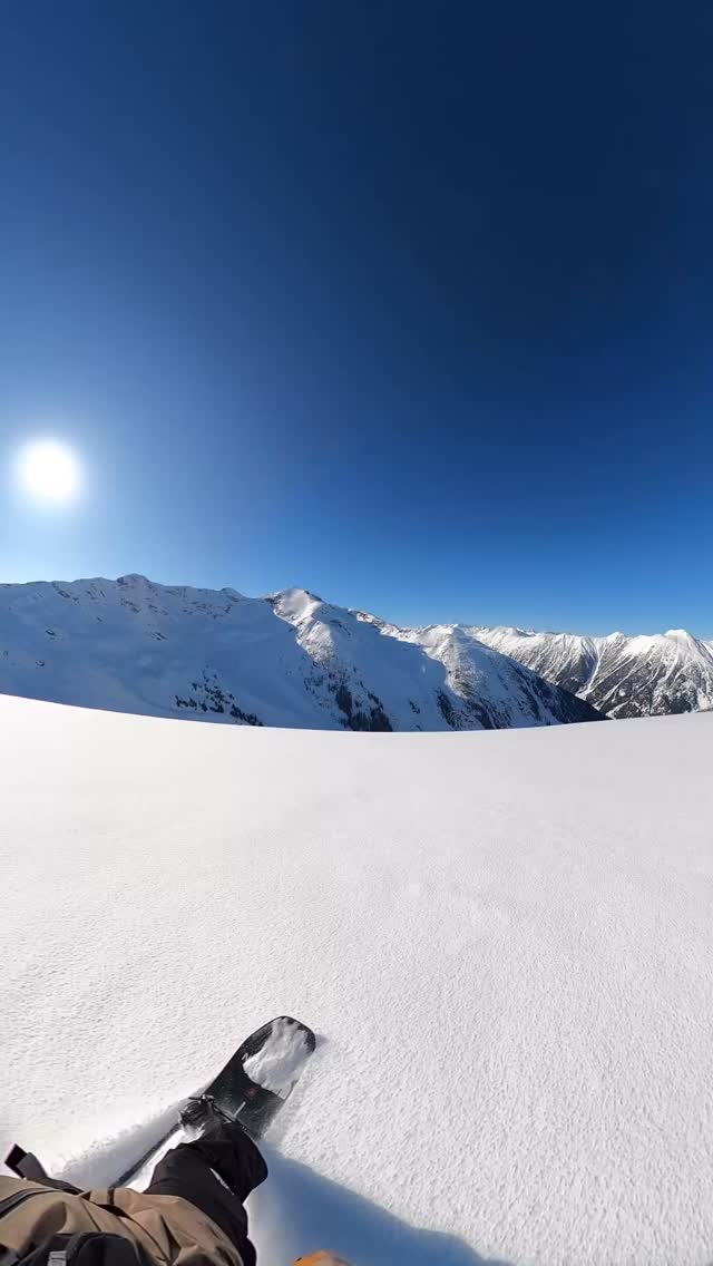 Soul turns @whistlerheliskiing .