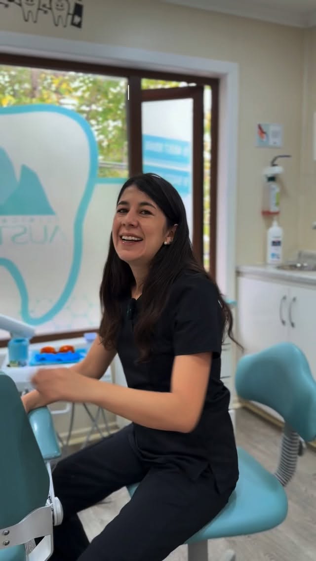 Detrás de cada sonrisa que cuidamos, hay mujeres increíbles. 💜
Hoy reconocemos a quienes con vocación, dedicación y cariño hacen posible Clínica Dental Austral.