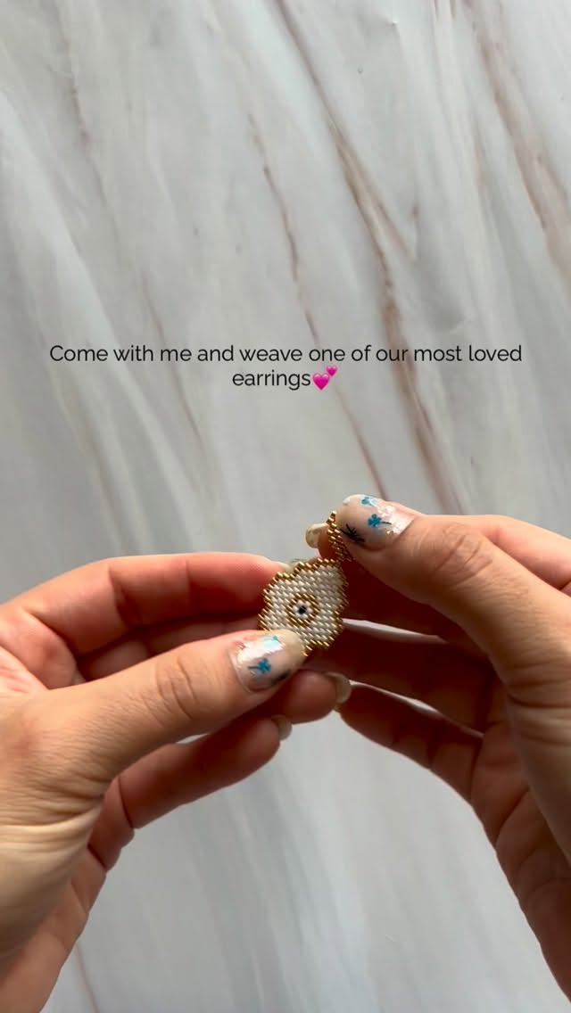 Come with me and weave one of our most loved earrings💕
These beautiful and comfortable earrings are made with 464 Miyuki beads, each one carefully woven by hand.
Every stitch carries dedication, effort, and so much love, so these earrings can find the soul they truly belong to✨
#miyukijewellery #beadedearrings #handmadewithlove #sydneyhandmade #slowmade