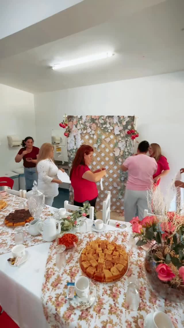🌸 Nosso agradecimento especial! 🌸
A CIPA do Hospital Dr. Adhemar de Barros deixa aqui um sincero agradecimento a todas as empresas, profissionais e parceiros que colaboraram para tornar ainda mais bonito o evento em homenagem ao Dia da Mulher.
Cada contribuição, cada gesto de carinho e cada apoio recebido ajudaram a preparar um momento especial para as mulheres que fazem parte do nosso hospital e que, todos os dias, dedicam suas vidas a cuidar de tantas outras.
Nossa gratidão aos parceiros que caminharam conosco nessa homenagem:
@jamartinsnails
@francielebarbosaoliveira
@salaoarlete2022
@salao.bella.dona
@clau_we
@driisnf
@leticiafischer.clinic
@biosteticaavancada
@filaodeouro
@esteticamendesares
@viniciusmatsunaga
@dicamargo_studio
@vaniarodriguesmanicure
@sualoja.essencial
@amarcosmeticos-marcela
@tatianewiltemburg
@emagrecentroapiai
@drogariauni.farma
@loja_lu.variedades
@lojabellaapiai
@loja_peter
@oklahimamodasecalcados
@patriciaaraujo6766
@ricardoleandrolopes
@vilma.amaral.7399
@armazemwoodstore
@miridias_21
@dolarsupermercado
Prof. Virgínia
@westcountrycity
Cada um de vocês fez parte dessa homenagem. Nosso muito obrigado por ajudarem a valorizar mulheres tão importantes para a nossa comunidade.
Com gratidão,
CIPA – Hospital Dr. Adhemar de Barros 🌷