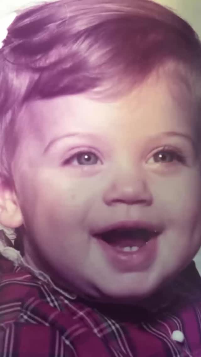 We had to hop on this trend… 🩷👀
The girls behind your favorite services and treatments 🌙✨
From brows to skin to everything in between, this is the team that keeps you glowing.