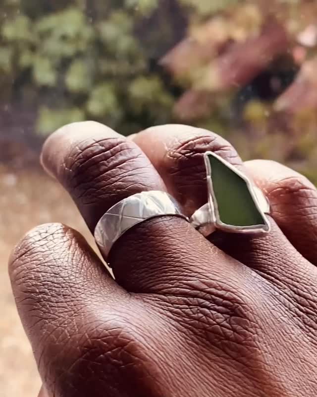 ✨ Silver by Golden ✨
Effortless style in sterling silver jewellery.
A beautifully textured statement silver band (Size O) paired with a striking green sea glass ring (Size M). The sea glass is mounted on the same uniquely textured band, creating a cohesive and elegant pairing. 💚
Both bands have been carefully domed, giving them a smooth, refined finish that catches the light beautifully and elevates their everyday wear.
Please DM if you’d like to elevate your look with one of these stunning rings or will see you at AltyMarket this weekend for those Mother’s Day Gifts.✨
#SilverByGolden #SterlingSilver #SeaGlassJewellery #HandcraftedJewellery #TexturedSilver