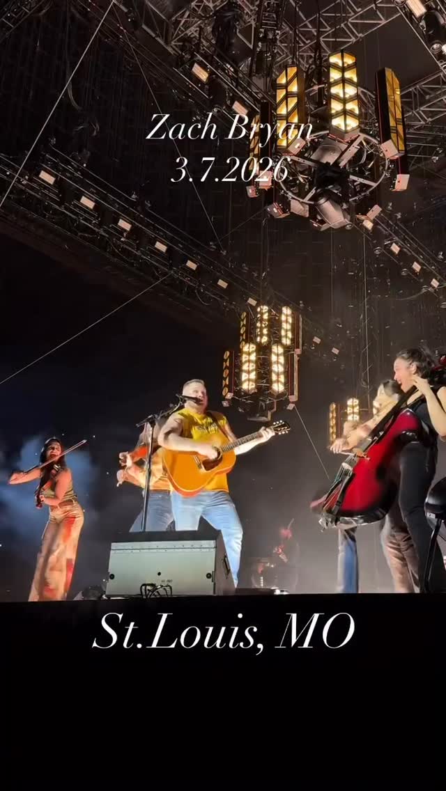 @cellosasha playing Bridge Draco Cello ❤️ wity Zach Bryan : With Heaven on Tour
@americas.center
Kings of Strings 🎻🎻🎻🎻
#kingsofstrings #cello #electriccello #bridgecello #dracocello