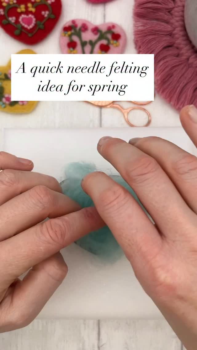 Do you have a heart shaped cookie cutter lying around? Then why not use your wool scraps to make pretty decorations for spring? This cutter and set of heart designs come inside our Bergin and Bath Needle felting Kit, Hearts. Which is a lovely beginner set for people who are not sure where to start. Let us know what you think. @etsyuk @faire_wholesale #berginandbath #weareberginandbath #needlefelting #craftkits #springcraft