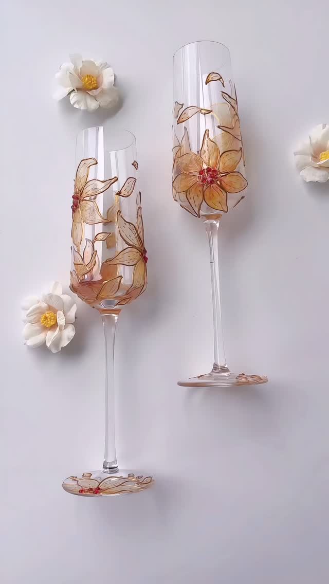 A little sparkle for every celebration. 🥂
This new champagne flute blooms with delicate florals, each petal finished with deep red rhinestones for a touch of romance and shimmer. Made to turn every toast into a moment.
#HandPaintedGlass #ChampagneFlute #FloralGlassware #SeptemberMagic #HandmadeWithLove